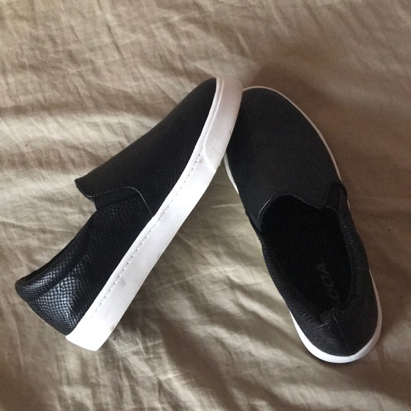 Black slip on shoes - Picture 1 of 1